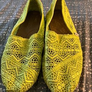 TOMS slip on